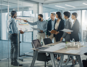 Equipo técnico desarrollando ingeniería y consultoría especializada en climatización.